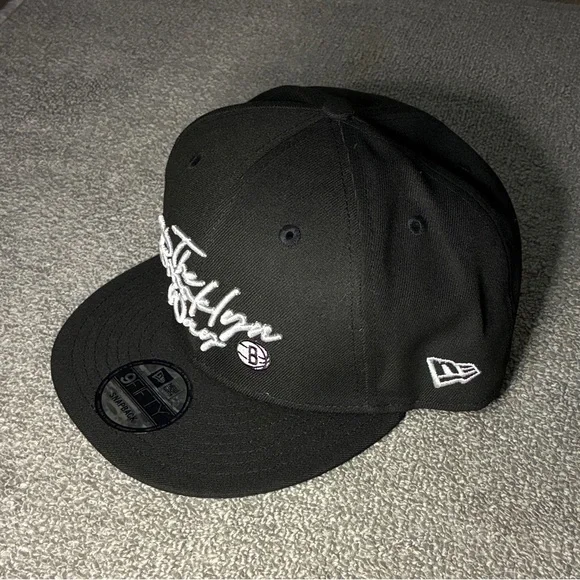 New Era Black Cap with White Embroidery - Picture 2 of 2